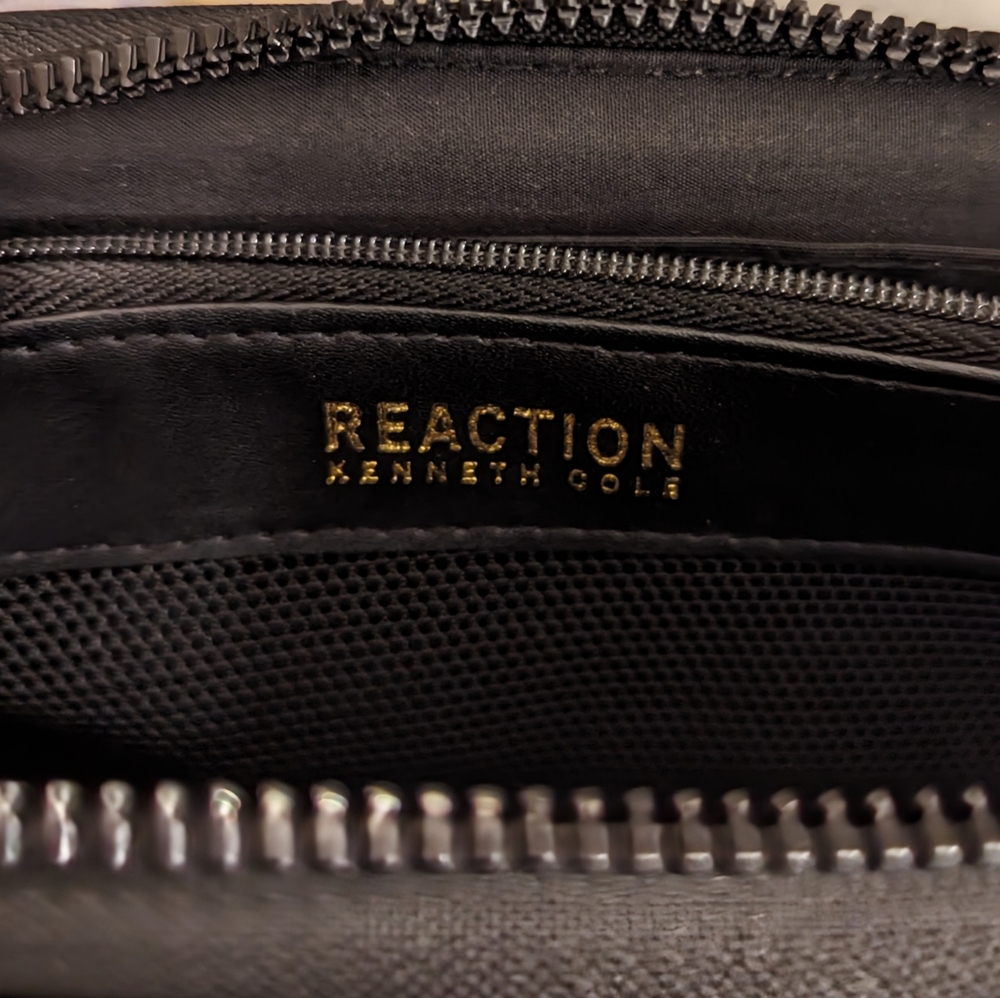 💰4/$20  Kenneth Cole Reaction Wallet in Black - Picture 2 of 10